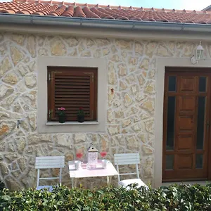 Apartman Croatian, Zára